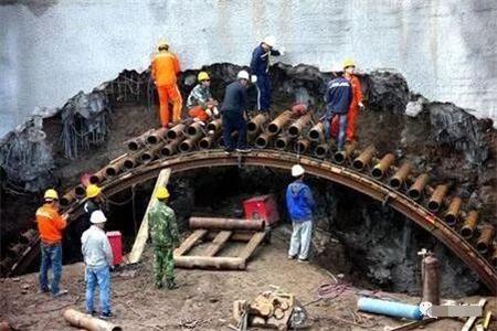 阿里隧道钢花管支护案例